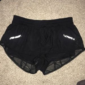 L U L U L E M O N  shorts